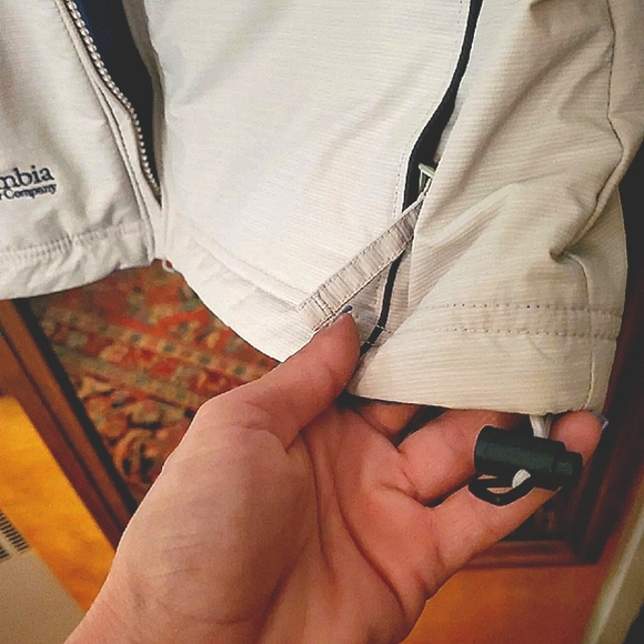 Columbia Full Zipper Vest - Picture 3 of 3